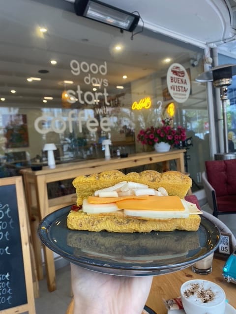 İtalyan Focaccia 5 Peynirli Sandviç